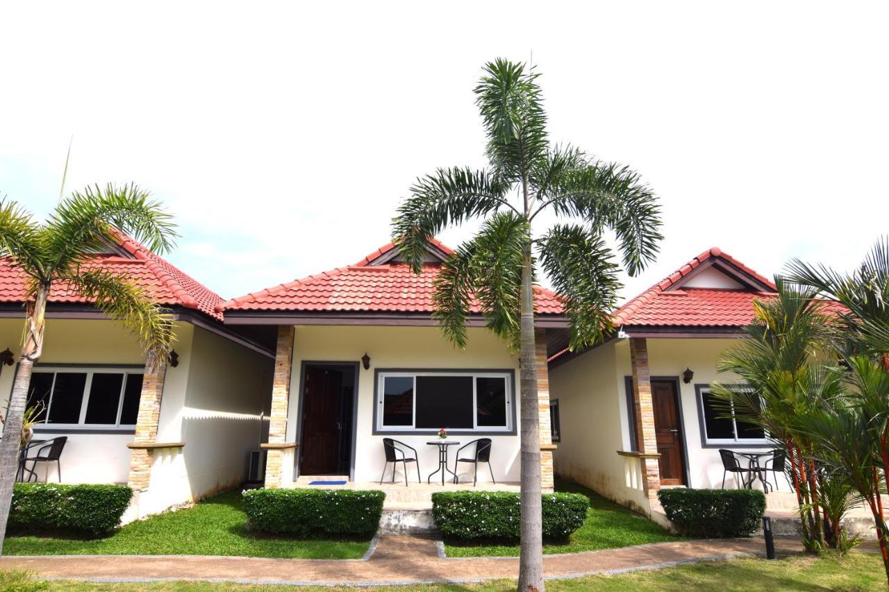 Phuket Airport Villa Ban Bo Han Eksteriør bilde